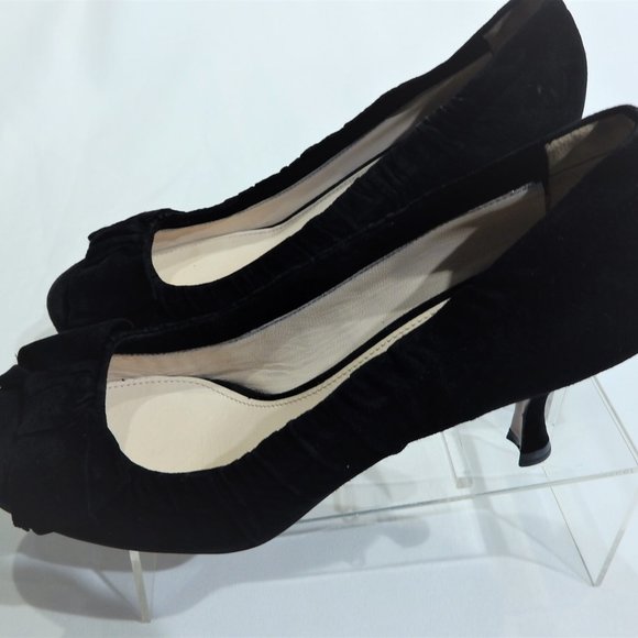 PRADA BLACK SUEDE PUMPS W/ ACCENT BOW IN US 7  (NEW) - Picture 3 of 4